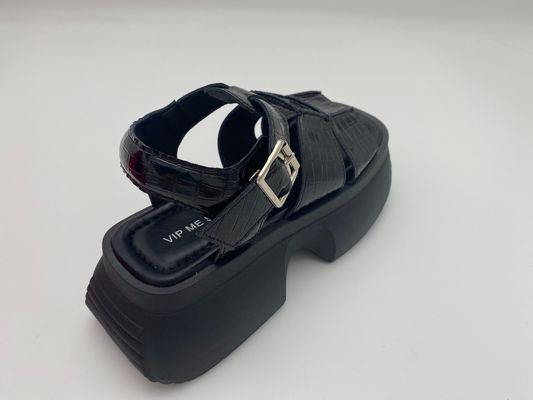 Les femmes d'été chaussures à semelle épaisse noire avec bouton métallique en cuir authentique d'été