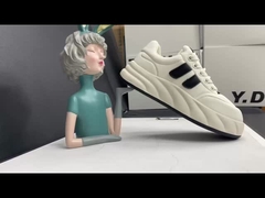 Chaussures de mode décontractées pour femmes avec confort bas coupe noir.