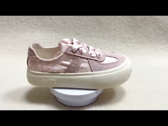 Chaussure de sport rose classique et confortable pour femmes avec dentelle de soie pour usage quotidien
