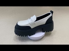 Chaussures blanches avec semelle épaisse femmes 2024 chaussures épaisses neuves été style britannique cuir chaussures
